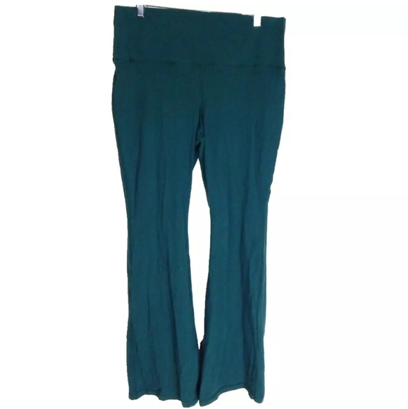 TNA Hold It Flare Leggings Green - Picture 1 of 3